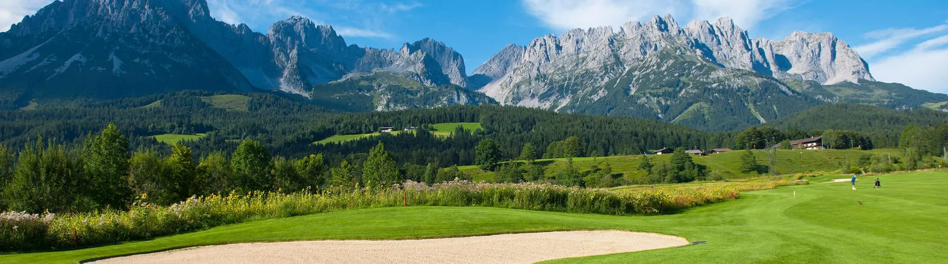 Gro&szlig;es, gepflegtes Green am Wilden Kaiser in Ellmau