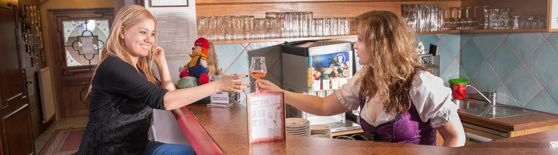 Kühle Getränke an der Hotelbar