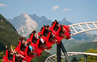 Hoch hinaus mit der neuen Achterbahn.