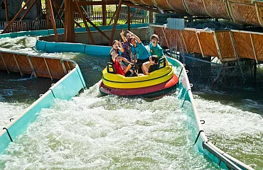 Erlebe den rasanten Wildwasser Raft