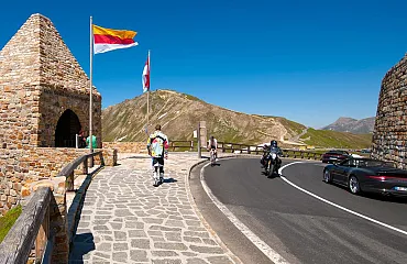 Motorradfahrer auf der Großglockner Hochalpenstraße